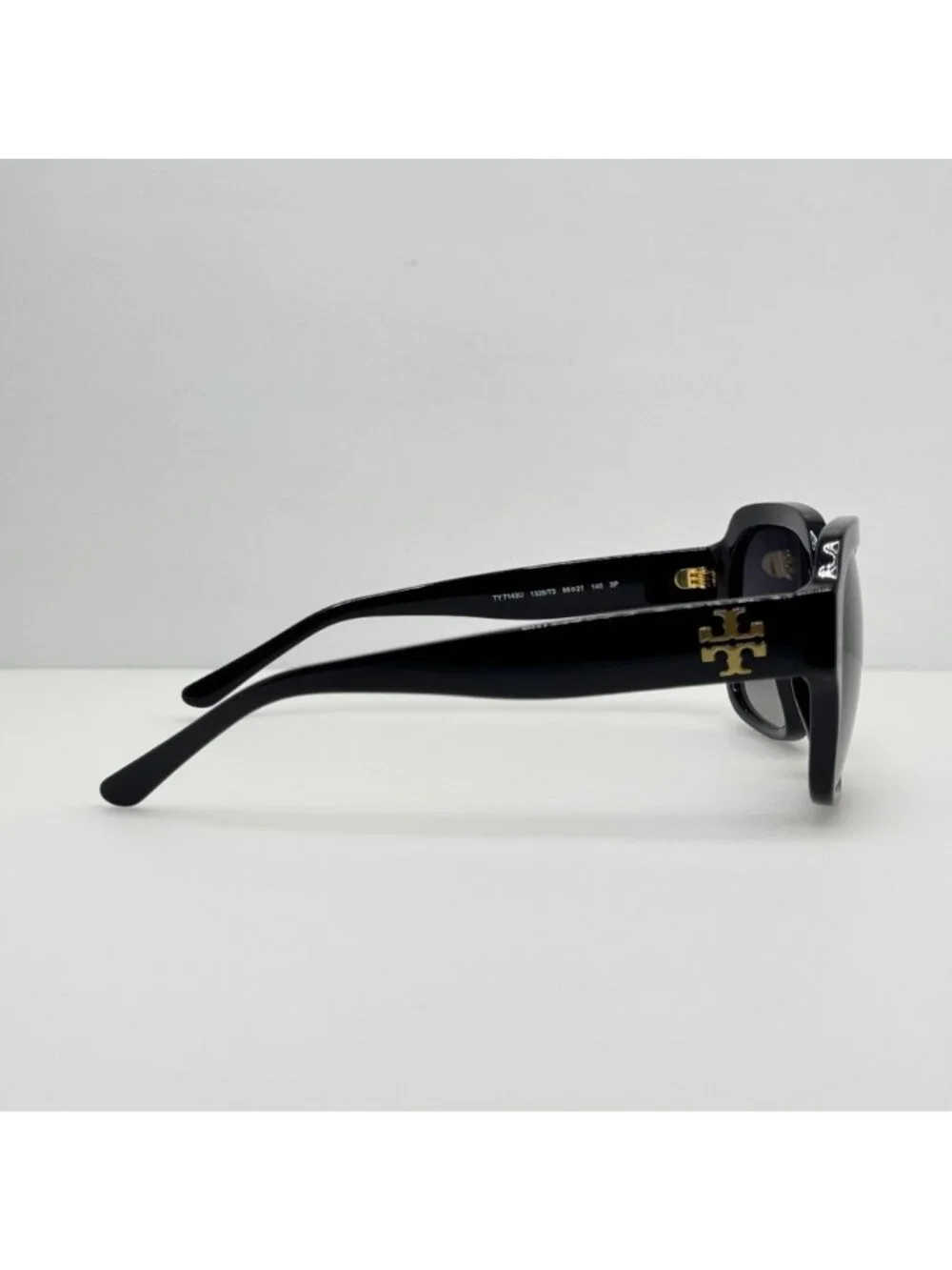 Tory Burch second number width